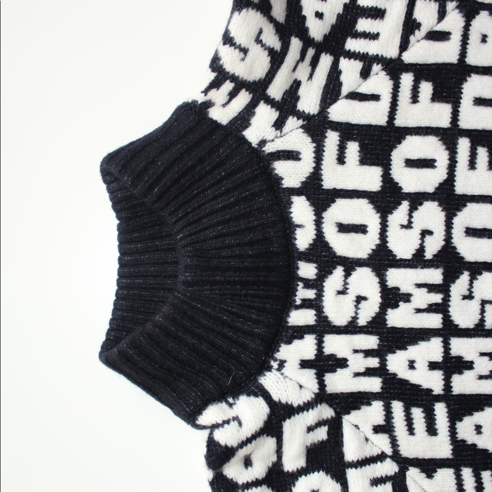 H&M “dreams of dreams” Sweater